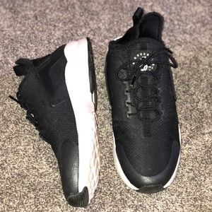 Black Air Hurrache by Nike